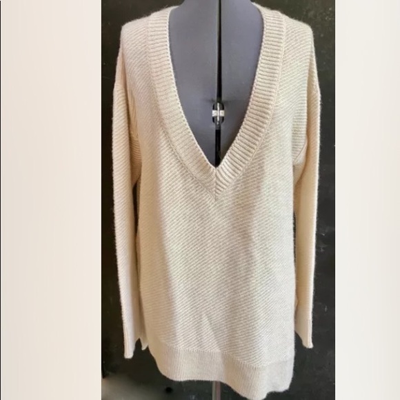 Zara Sweaters - NEW ZARA BEIGE CREAM SWEATER TUNIC LENGTH ASYMMETRICAL DEEP V NECKLINE M NWOT
